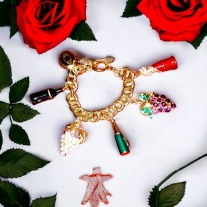 Exquisite high-end vintage heavy charm bracelet